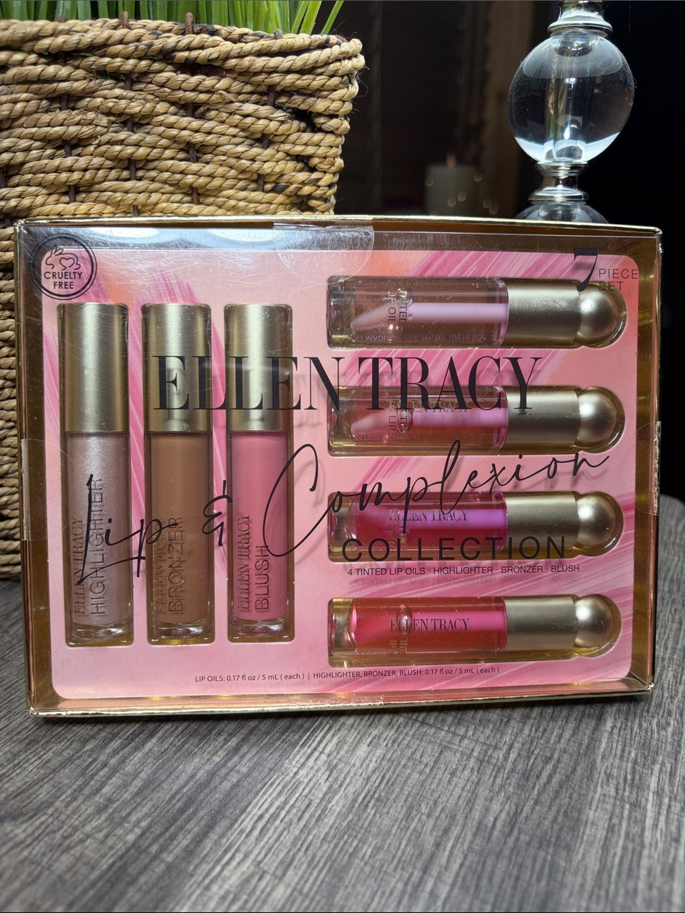 🪻5 for $35🪻Ellen Tracy Lip & Complexion Set
